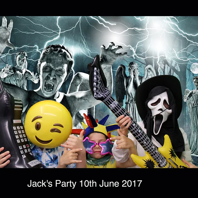 #barmitzvah #batmitzvah #2018 #wedding #party #nwlondon #eventplanner #photobooth #birthday #weddings #partyplanner #hiremirrormebooth #corporate #mirrorphotobooth #events #fun #hirephotoboothlondon #photobooth #partyplanning #magicmirrorhire #eventplanning #entertainment #parties #mitzvahs #2019photobooth #jewish #eventhire #celebration
